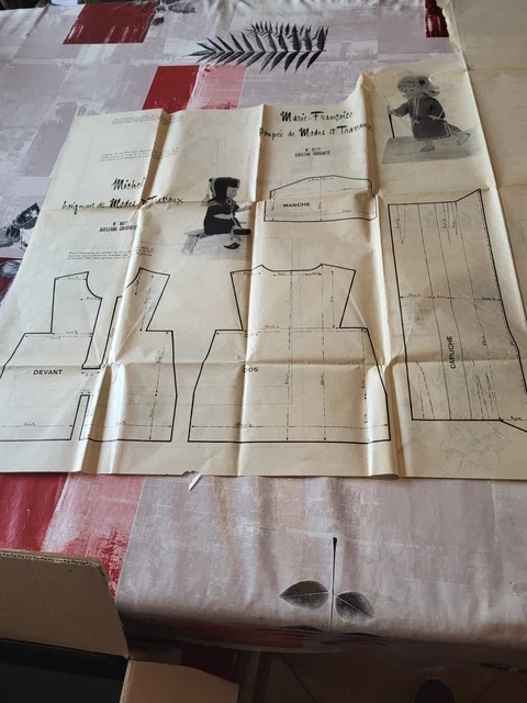 Patron De Couture Vintage MODES ET TRAVAUX - Poupée Marie Françoise - Modèle Du Numéro De Décembre 1965