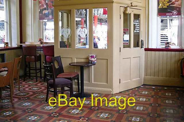 Photo 6x4 Victorian geometric floor tiles, Lancaster Station In the coffe c2016