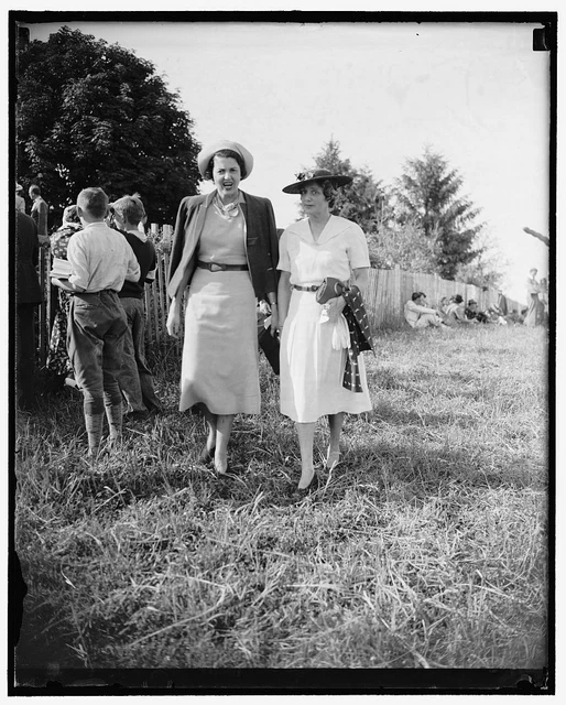 Reproduced 1917 Photo Me Dewith, Left & Mrs Philys O Coffin, Right e