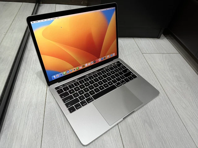 Apple MacBook Pro Retina 13.3" 2017 - 512GB SSD 16GB Ram 3.3GHz Core i5 - Silver