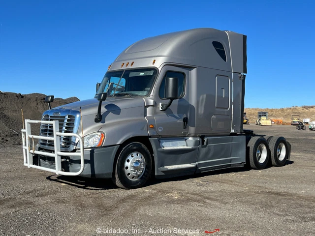 2016 Freightliner Cascadia Sleeper Semi T/A Truck Tractor Cab Diesel bidadoo