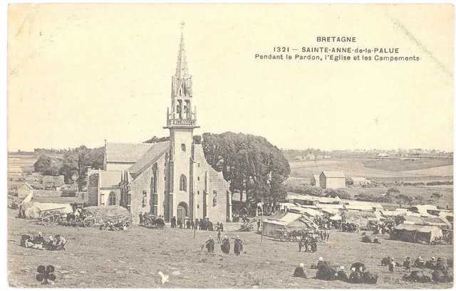 Carte Postale Ancienne Plouguerneau (29) - Église Et Calvaire - Jour De Foire - DND