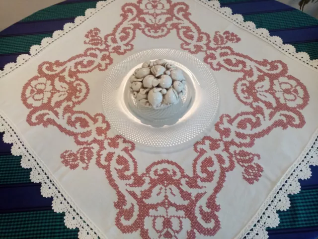 tovaglia the o copritavolo ricamata a mano