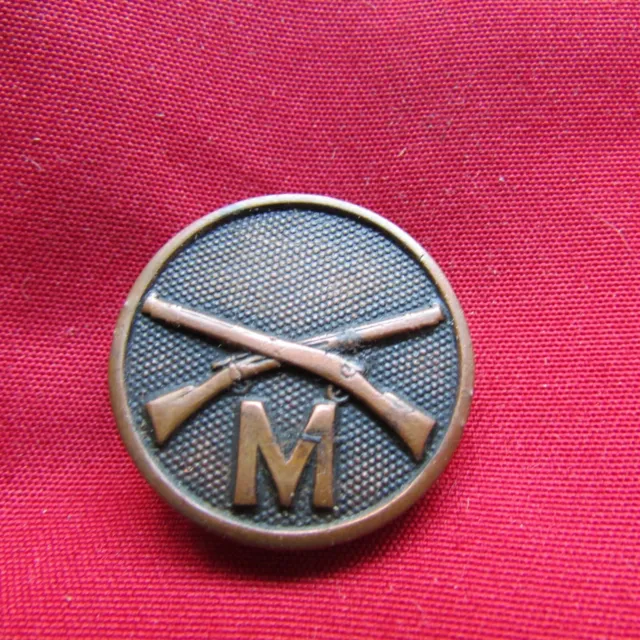 Rare WW1 US Army  Infantry Company "M" Collar Disc with a Nut,122B