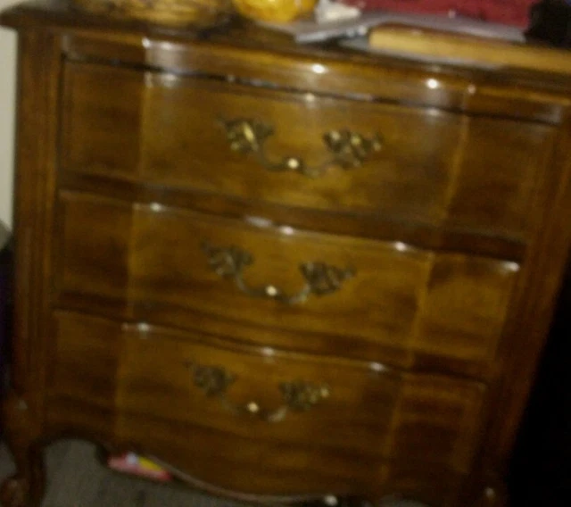 High-end French provisional THOMASVILLE 3 Drawer NIGHTSTAND High-end French provisional THOMASVILLE 3 Drawer NIGHTSTAND
