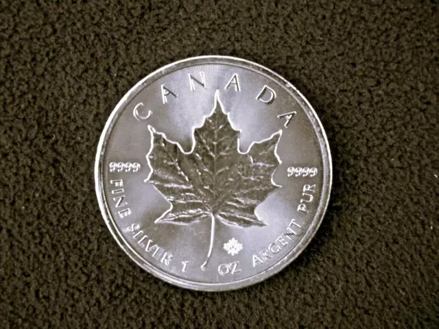 A 2016 Canadian Silver Maple Leaf 5 Dollar 1 0z  Bullion Coin  ( Encapsulated )