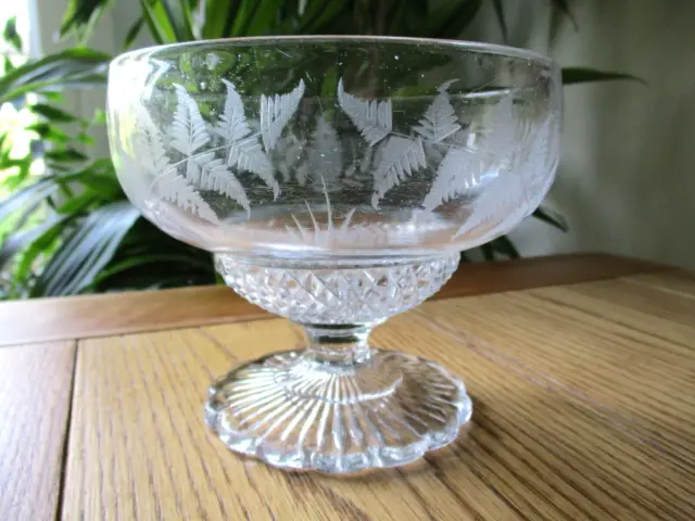 Victorian Sowerby antique fern design glass bonbon dish sugar fruit bowl tazza