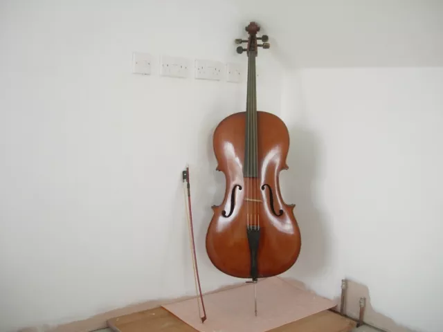 Cello 4/4 with bow and bag