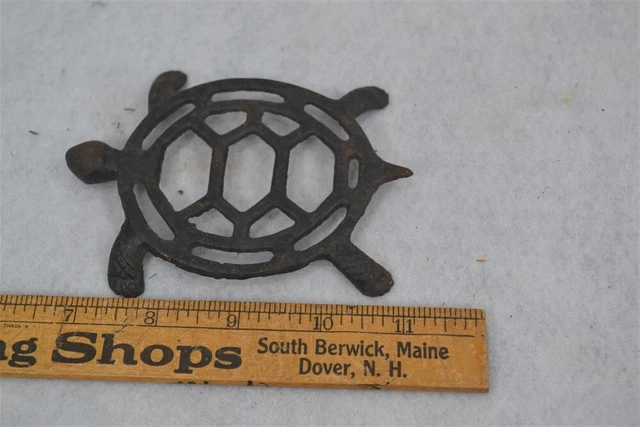 trivet cast iron small turtle 4.5 perfect tiny sad iron 19th original antique