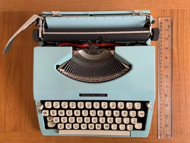 Imperial (Silver-Seiko) 200 Portable Typewriter