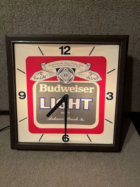 Vintage Budweiser Clock Beer Sign 1983 13.5x13.5” Clock And Lights Work