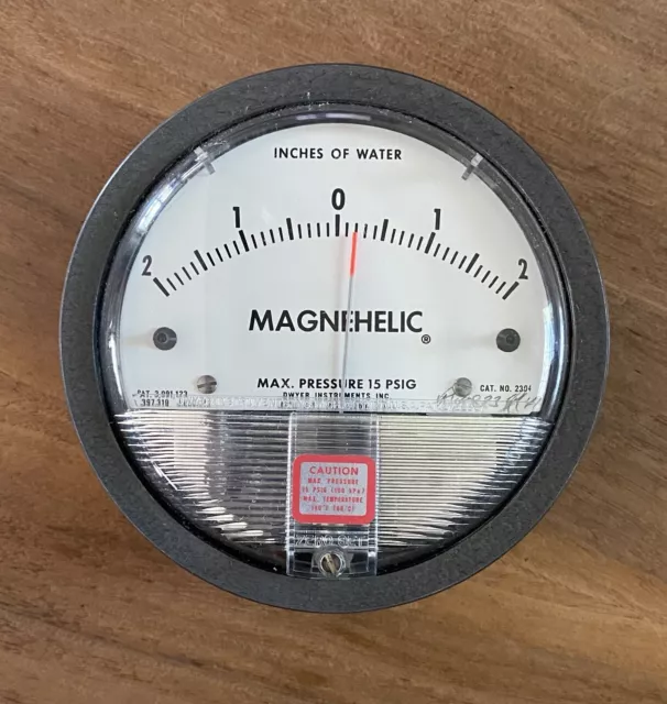 Dwyer Magnehelic Differential Pressure Gage, Model 2304