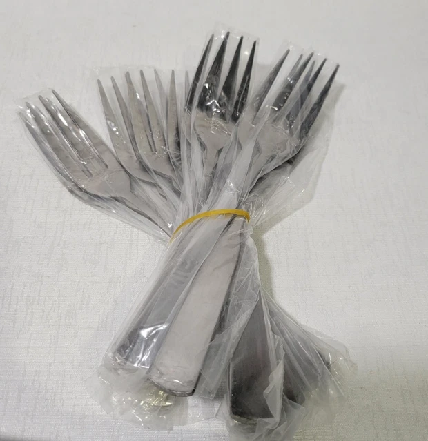 24 World Tableware Brandware Stainless Flatware 3 Tine Forks 7 1/2" Olive Garden
