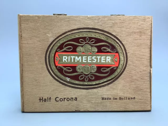 Vintage Ritmeester Half Corona Cigar Box