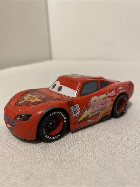 Voiture Miniature Disney Pixar Cars Rouge en Métal 10 cm de Longueur