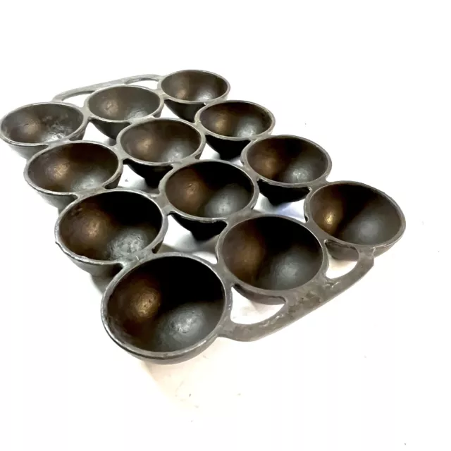 Restored Cast Iron VTG Round Bottom Popover Gem Pan, Ready to Use Or Collect