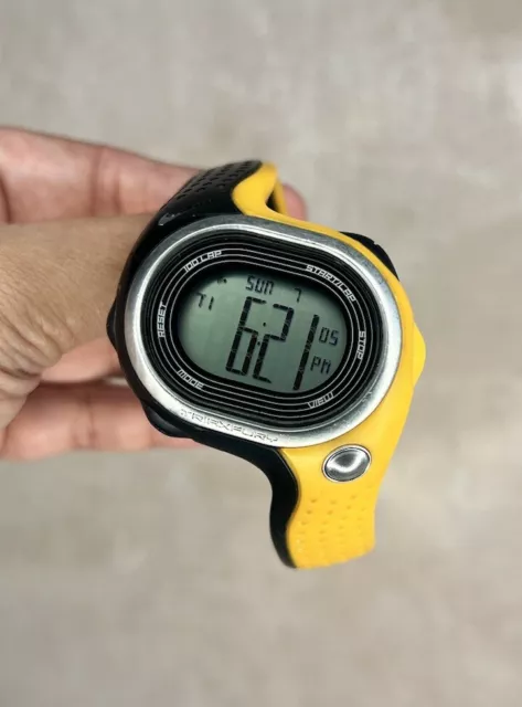 NIKE TRIAX FURY WG06 4000 Yellow Silver Tone Digital Display Unisex Sports Watch 100.00 PicClick UK