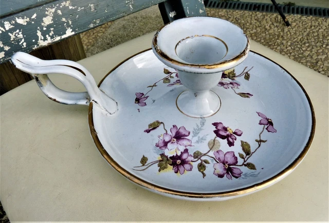 Bougeoir à main ancien en tôle émaillée décor fleurs violettes B Frères/Austria