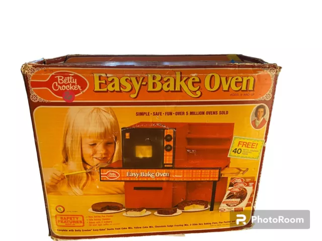 Vintage 1973 Kenner Betty Crocker Easy Bake Oven Avocado Green. Works