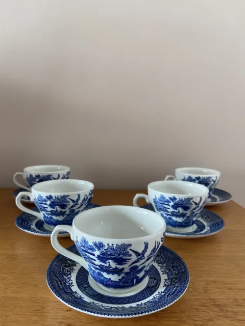 5 x Churchill blue and white willow cups and saucers