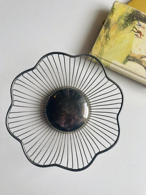 Vintage Silver Plated Bread-Fruit Basket Round Scalloped International Silver