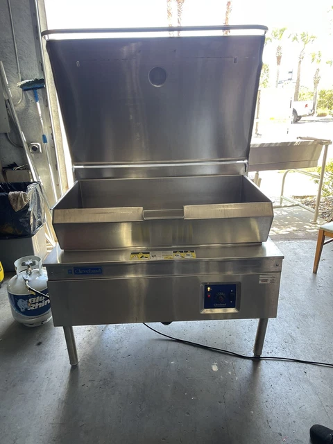  Cleveland  40 Gallon Natural Gas  SGL-40TR Tilt Skillet