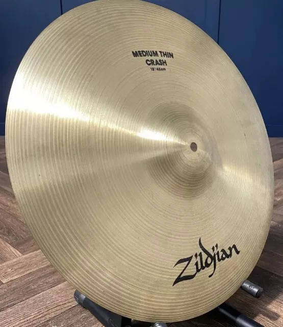 18" Avedis Zildjian Medium Thin Crash Cymbal.