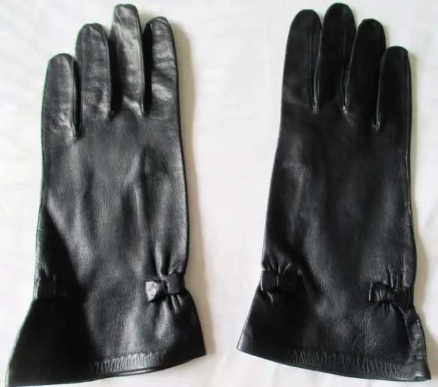 Vintage 50S Black Leather Wrist Length Gloves Small Flat Bows Trim At Wrist 7