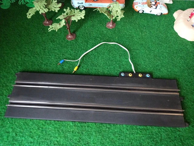 Rail Alimentation + 2 Manettes Carrera Evolution - Circuit Voiture 1/24