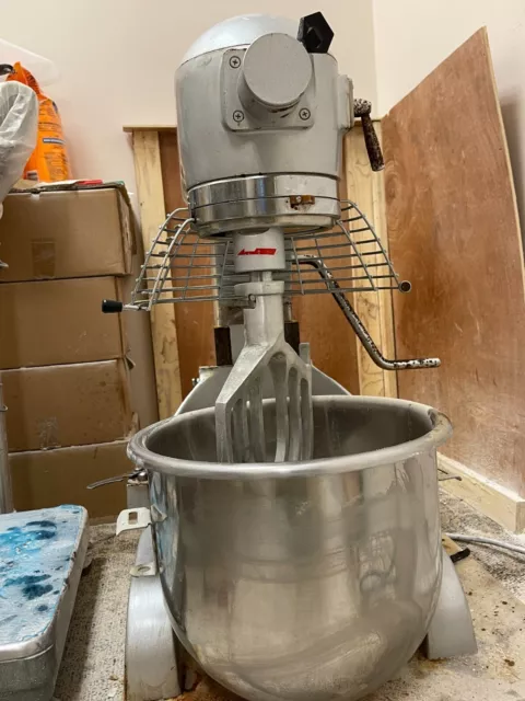 Omcan SP200A 20Qt Planetary Dough Mixer with Guard and 2 Attachments