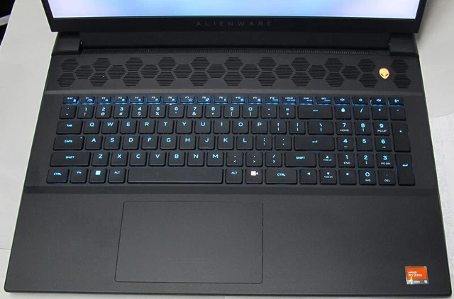 ALIENWARE M18 FHD+ 480Hz AMD Ryzen 9, 32GB RAM, RTX 4070, 1TB SSD ...