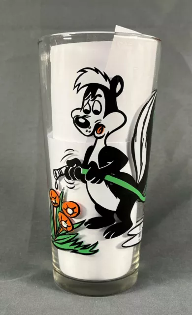 Pepe Le Pew And Daffy Duck Pepsi Collectible Vintage Glass 1976 Looney