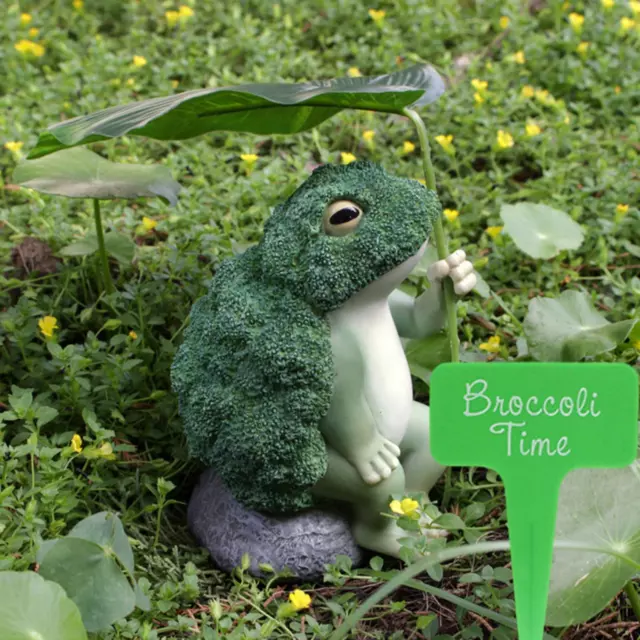 Animal Sculpture Office Resin Figurine with Leaf and Card Frog Garden Statue