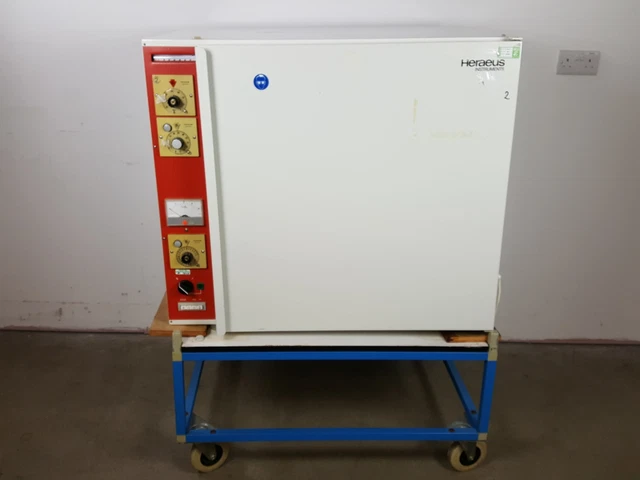 Heraeus Laboratory Incubator Typ B 5060 EK-C02 with Trolley Lab