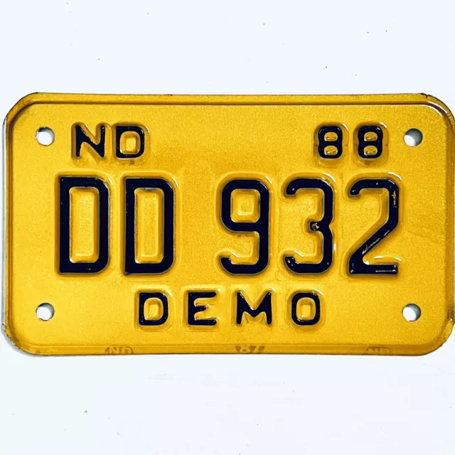 1988 United States North Dakota DEMO Special License Plate DD 932