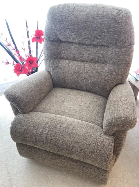 Wellington riser recliner chair online