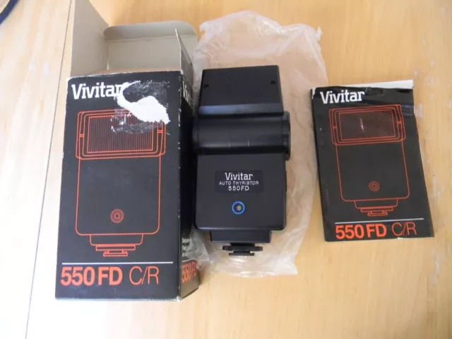 Vivitar 550FD Shoe Mount Flash for Canon/Ricoh - Works with Box and Manual.