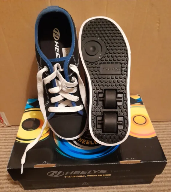 BOXED Heelys Classic X2 Shoes Black/White/Blue BNIB NEW UK2 EUR34 CM21 USA3