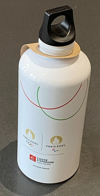Pour le Relais de la Flamme Olympique de Paris 2024, ® donne le coup d'envoi des