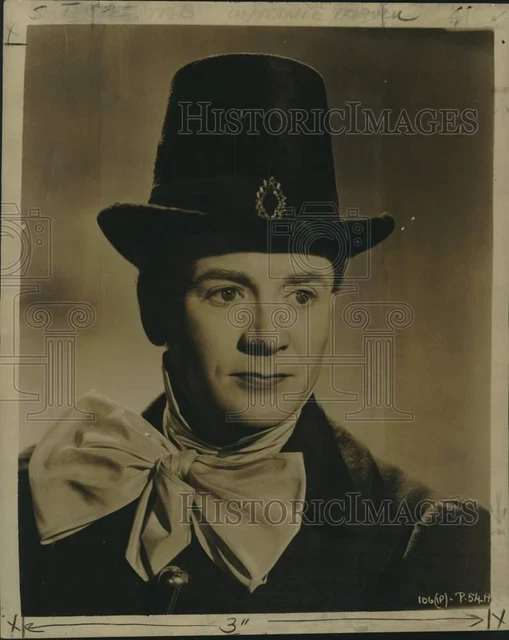 1947 Press Photo John Mills co starred with Valerie Hobson in Great Expectations