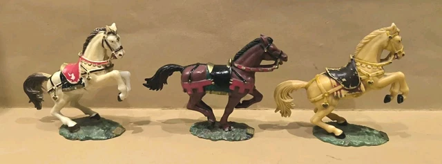 Lot De 5 Chevaux Starlux Moyen Âge - Figurines En Plastique Peint, Occasion, Thème Médiéval