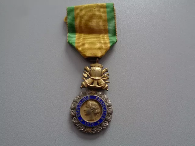 (A37-1375)  Military Medal  WWI / WWII Frankreich  Orden