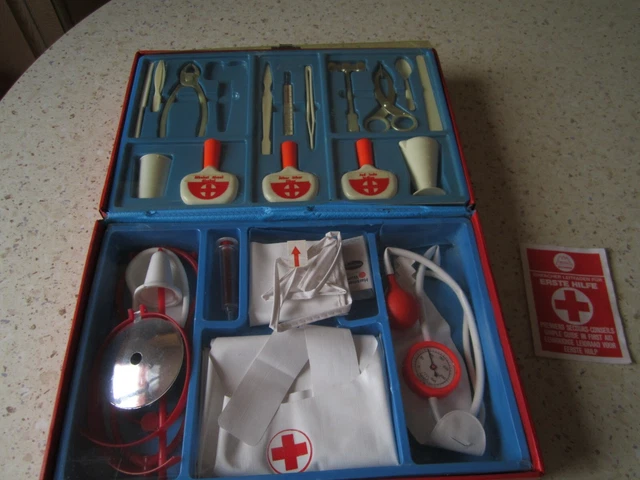 jouet-ancien-malette-de-docteur-ann-es-70-quasi-compl-te-eur-9-90