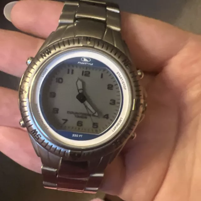 Orologio da uomo Freestyle 330 piedi necessita di batteria