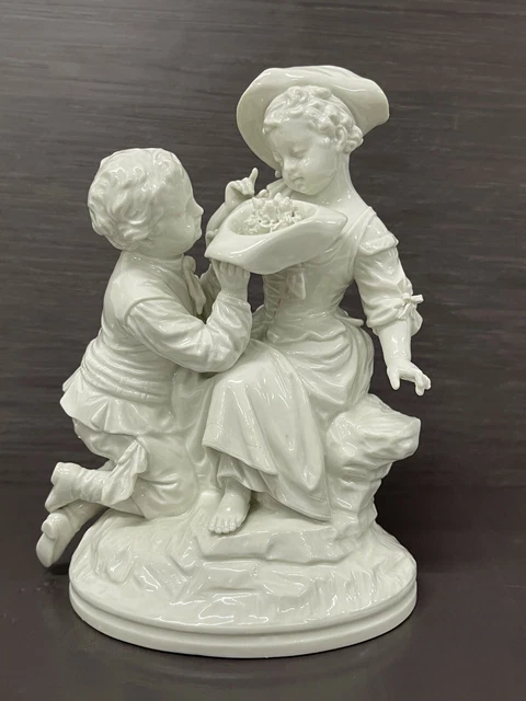 Antique KPM Berlin Allemand Porcelaine Figurine Groupe Blanc De Chine Boy Fille