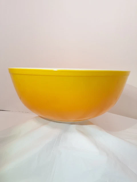 VINTAGE PROMO PYREX BOWL #404 4qt PINEAPPLE PARTY CHIP DIP OMBRE YELLOW ORANGE VINTAGE PROMO PYREX BOWL #404 4qt PINEAPPLE PARTY CHIP DIP OMBRE YELLOW ORANGE