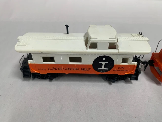 Vtg HO Tyco ICG Illinois Central Gulf Alco 430 Diesel Engine & Caboose (A12) 13