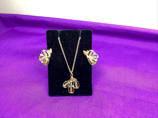Avon Gold tone Filigree Pendant Necklace & Clip Earrings Brown Stones   NN28