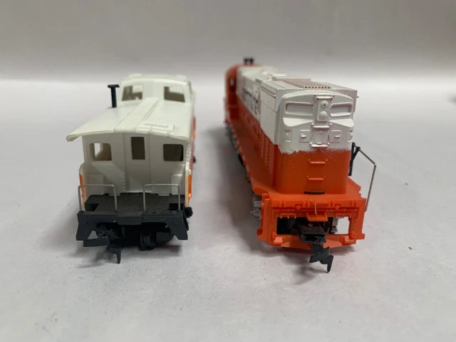 Vtg HO Tyco ICG Illinois Central Gulf Alco 430 Diesel Engine & Caboose (A12) 8