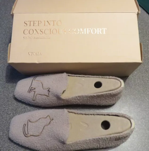 Vivaia Women's tan shoes EU 41.5 Samantha Latte Terry knit Cat applique, narrow